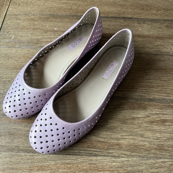Purple Ecco flats - Picture 1 of 7